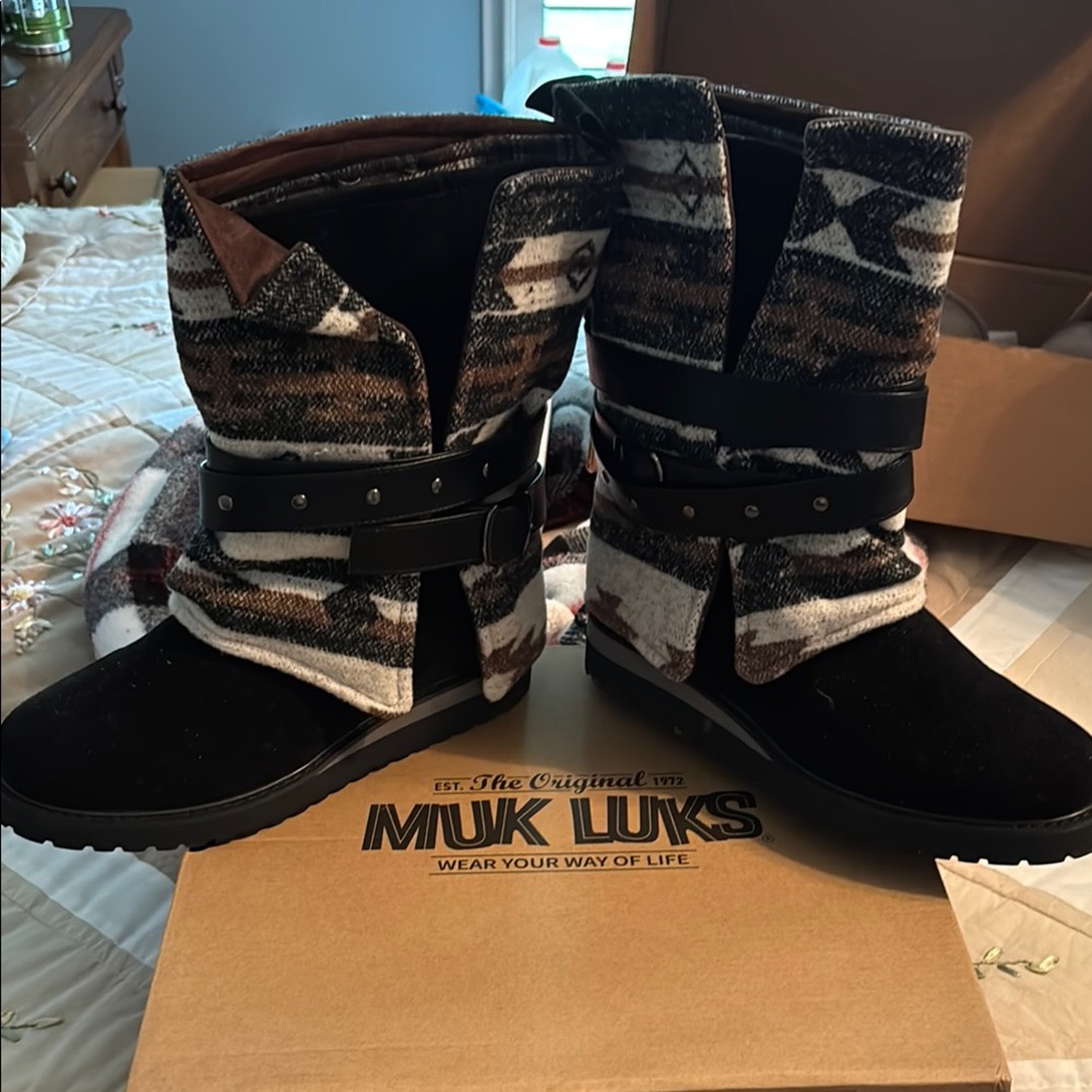 Muk Luks Black and Brown Patterned Boots